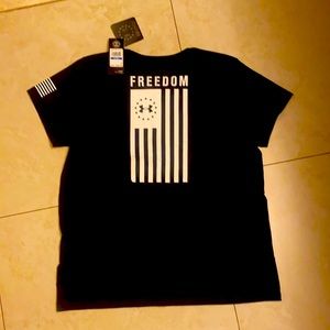 New With Tags UNDER AMOUR Women’s T-shirt XL BLACK